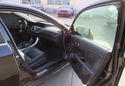 2017 Honda Accord Hybrid - Image 22