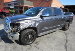 2016 Toyota Tundra 4WD Truck - Image 2