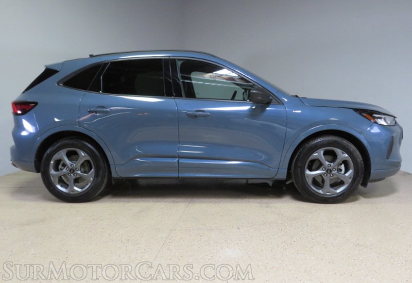 2023 Ford Escape - Image 5