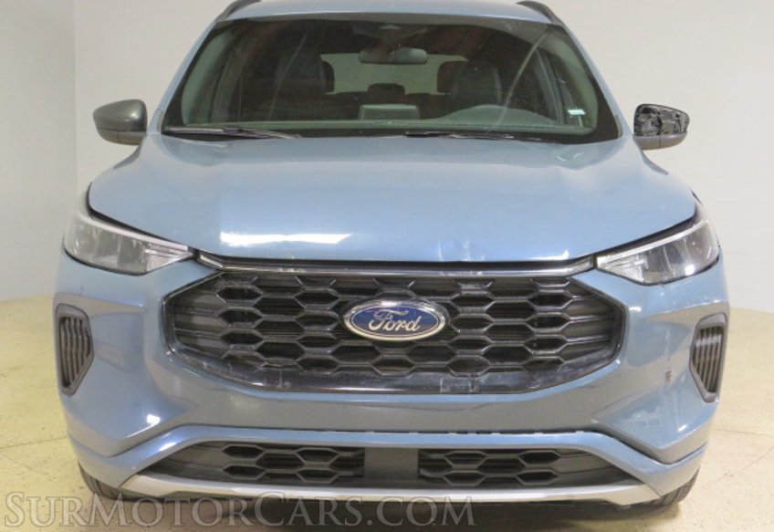 2023 Ford Escape - Image 11