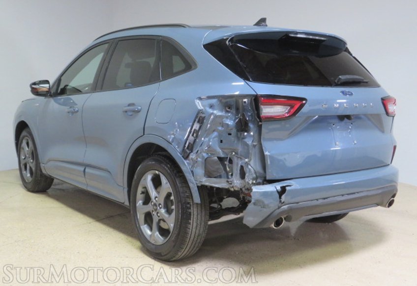 2023 Ford Escape - Image 10