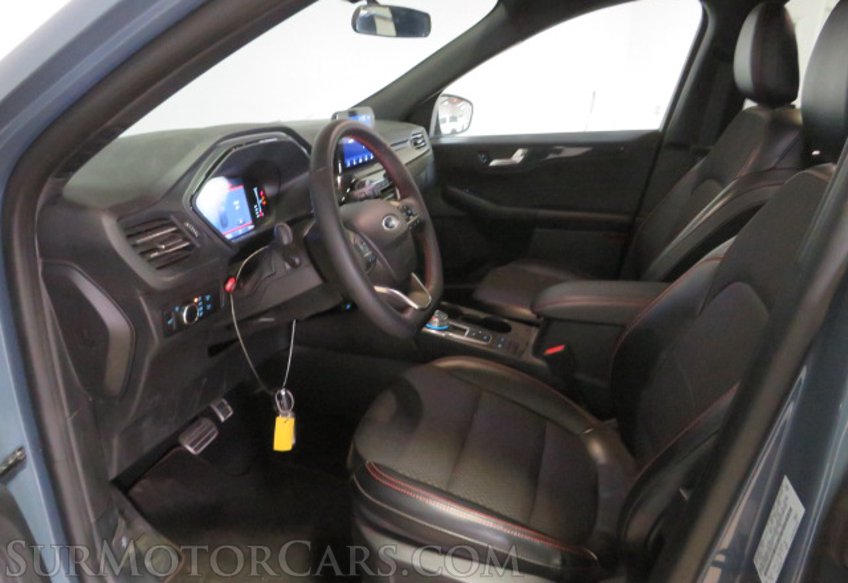 2023 Ford Escape - Image 24