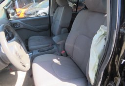 2014 Nissan Frontier - Image 28