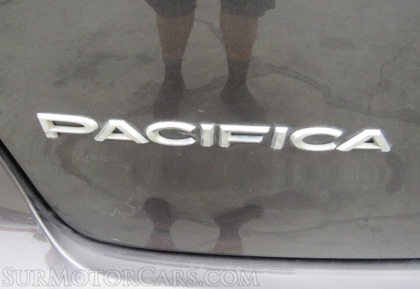 2017 Chrysler Pacifica - Image 18
