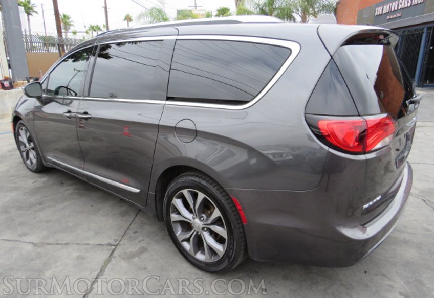 2017 Chrysler Pacifica - Image 7