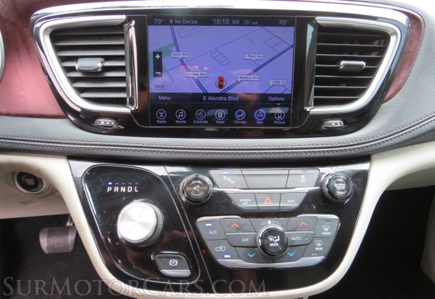 2017 Chrysler Pacifica - Image 44