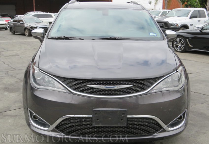 2017 Chrysler Pacifica - Image 13