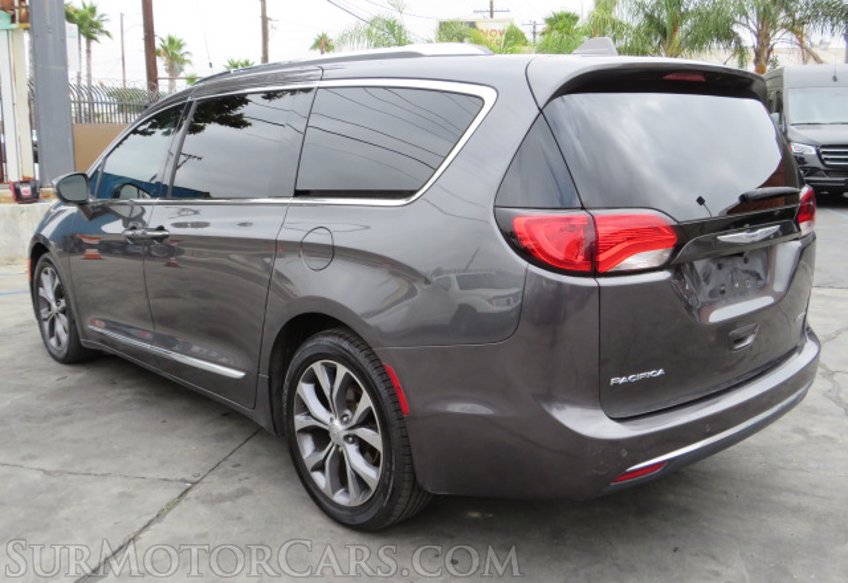 2017 Chrysler Pacifica - Image 9