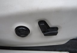 2017 Chrysler Pacifica - Image 52