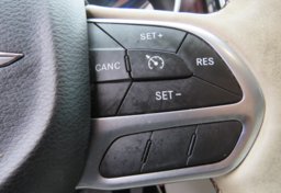 2017 Chrysler Pacifica - Image 39