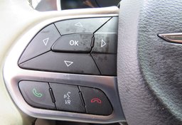 2017 Chrysler Pacifica - Image 38