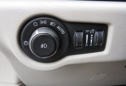 2017 Chrysler Pacifica - Image 48