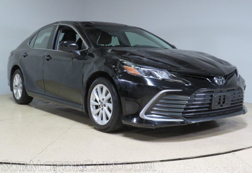 2023 Toyota Camry - Image 3