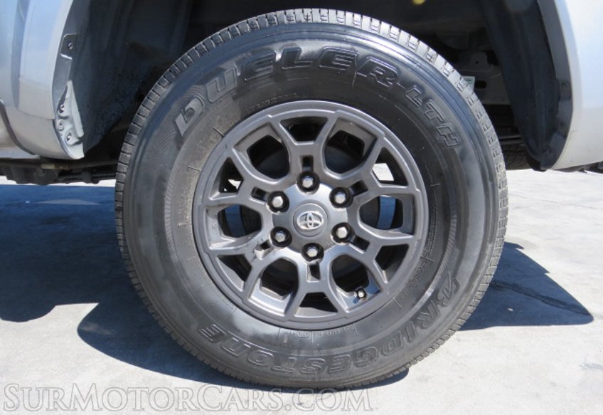 2017 Toyota Tacoma - Image 19