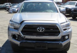 2017 Toyota Tacoma - Image 11