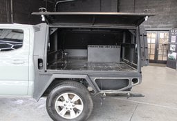 2022 Toyota Tacoma TRD Off Road - Image 32