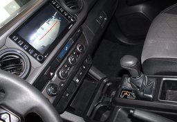 2022 Toyota Tacoma TRD Off Road - Image 65