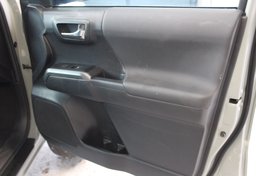 2022 Toyota Tacoma TRD Off Road - Image 70