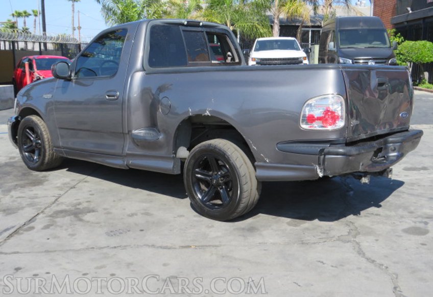 2004 Ford F-150 Lighting - Image 9
