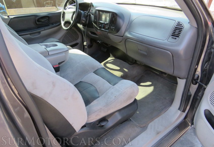 2004 Ford F-150 Lighting - Image 25