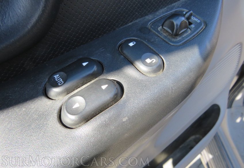 2004 Ford F-150 Lighting - Image 34