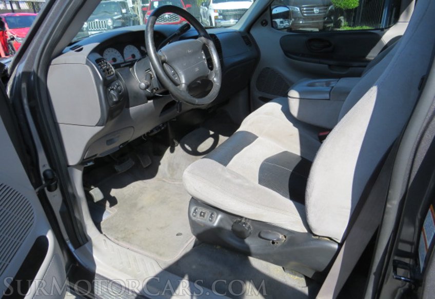 2004 Ford F-150 Lighting - Image 24