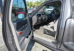 2004 Ford F-150 Lighting - Image 22