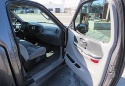 2004 Ford F-150 Lighting - Image 23