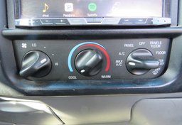 2004 Ford F-150 Lighting - Image 33