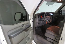 2021 Nissan NV - Image 24
