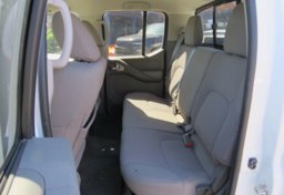 2019 Nissan Frontier - Image 30