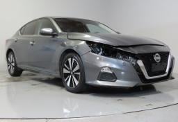Thumbnail of 2021 Nissan Altima