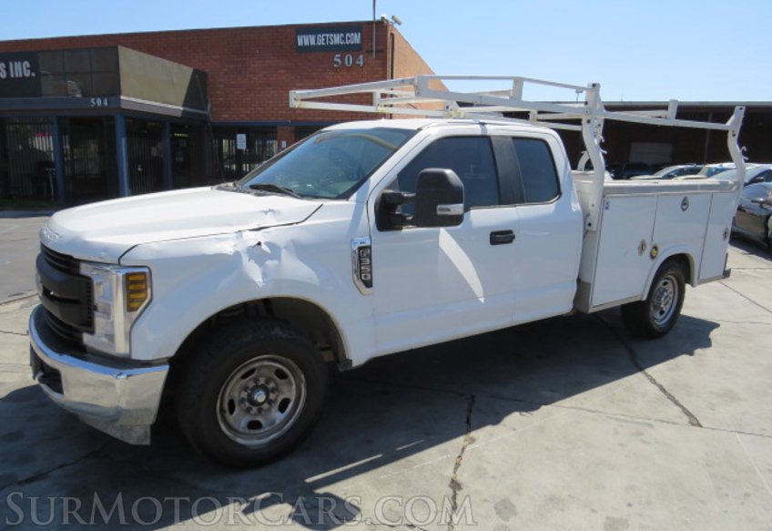 2019 Ford Super Duty F-350 SRW - Image 2