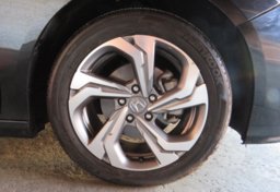 2018 Honda Accord Sedan - Image 17