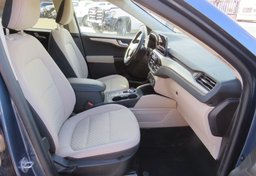 2020 Ford Escape - Image 24