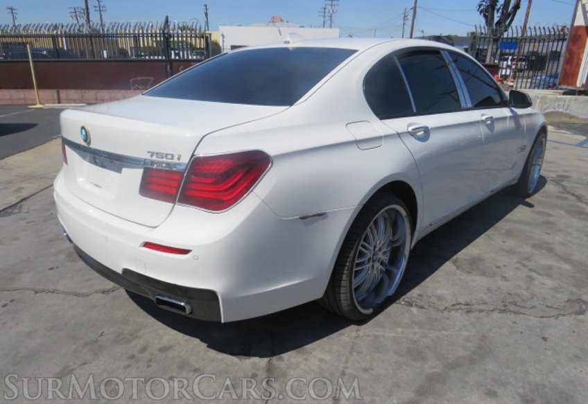 2013 BMW 7 Series - Image 9