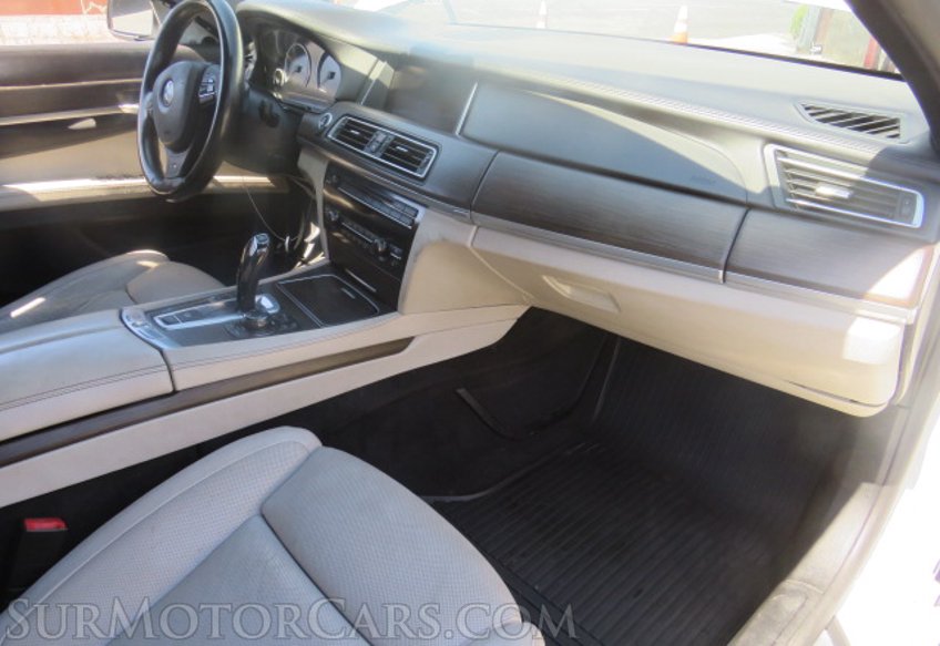 2013 BMW 7 Series - Image 29