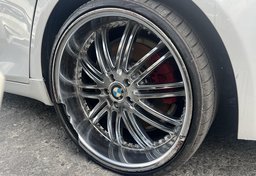 2013 BMW 7 Series - Image 17