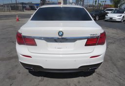 2013 BMW 7 Series - Image 11