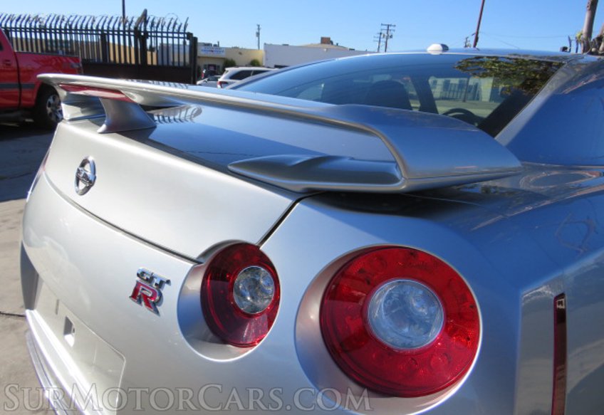 2014 Nissan GT-R - Image 16
