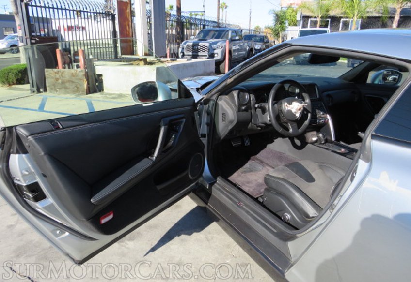 2014 Nissan GT-R - Image 19