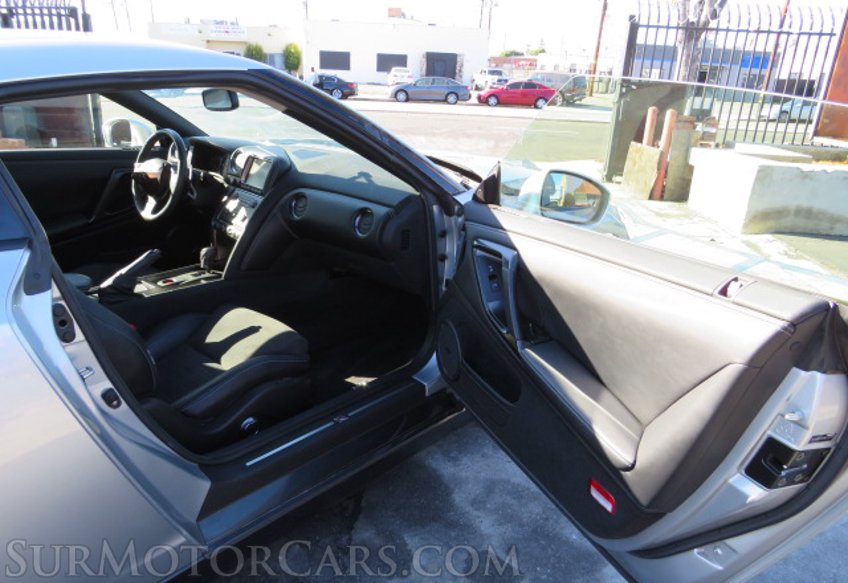 2014 Nissan GT-R - Image 20
