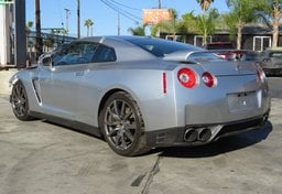 2014 Nissan GT-R - Image 7