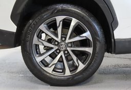 2022 Toyota Corolla Cross - Image 20