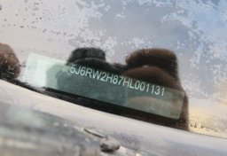 2017 Honda CR-V - Image 49