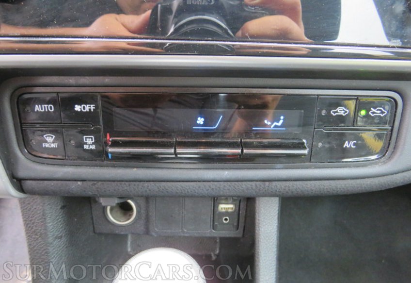 2019 Toyota Corolla - Image 40