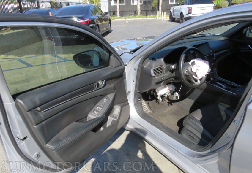 2018 Honda Accord Sedan - Image 17