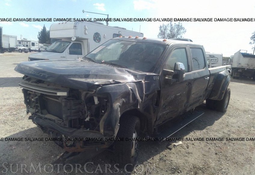 2017 Ford Super Duty F-350 DRW - Image 2