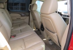 2007 GMC Sierra 2500HD - Image 24