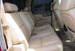 2007 GMC Sierra 2500HD - Image 21